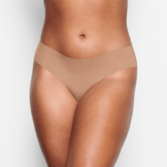 NAKED CHEEKY HIPSTER | SIENNA